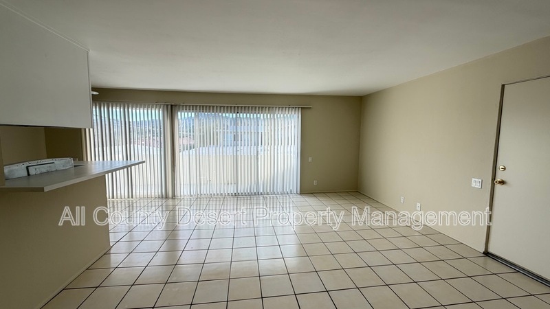 Building Photo - 550 El Cielo Rd