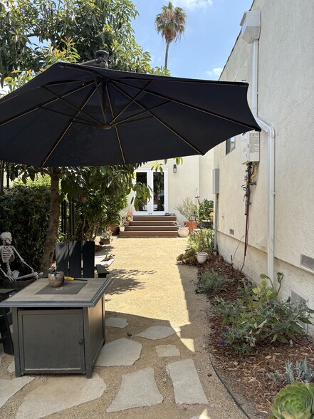 Main house back yard - 3425 Buckingham Rd