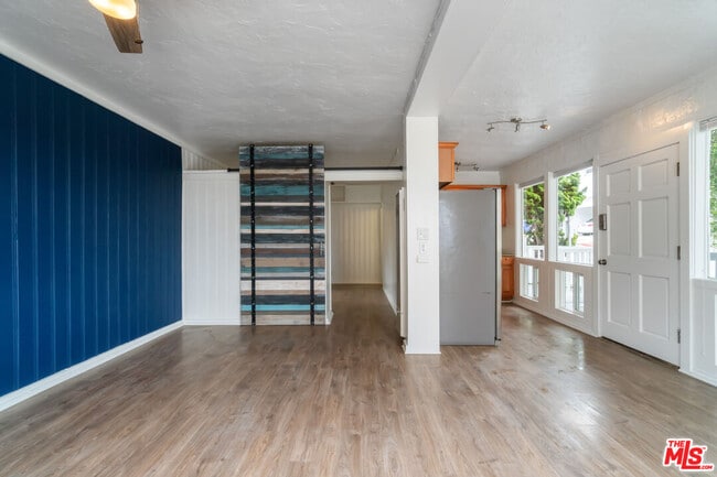 Building Photo - 115 44th St