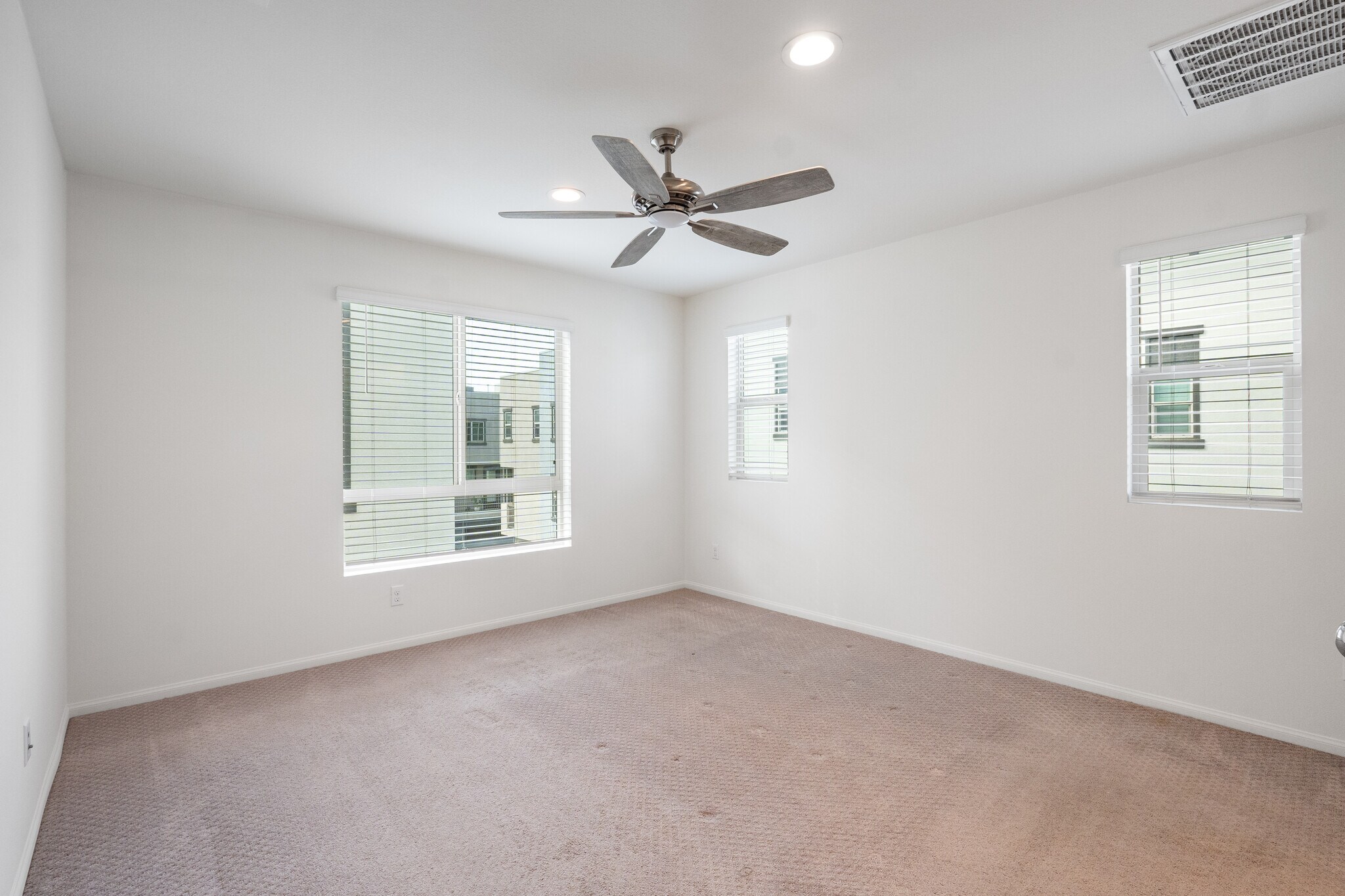 Building Photo - 2325 Verano Way