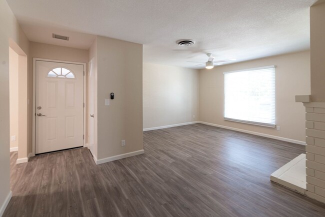 Interior Photo - MONTICELLO APARTMENT HOMES- FULLY UPGRADED...