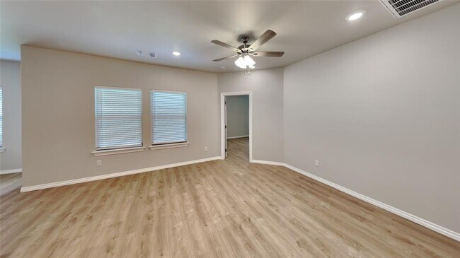 Building Photo - Luxury NEW 2 Bedroom 2 Bathroom Cottage in 55+ Community in Warr Acres (LAWN CARE INCLUDED)
