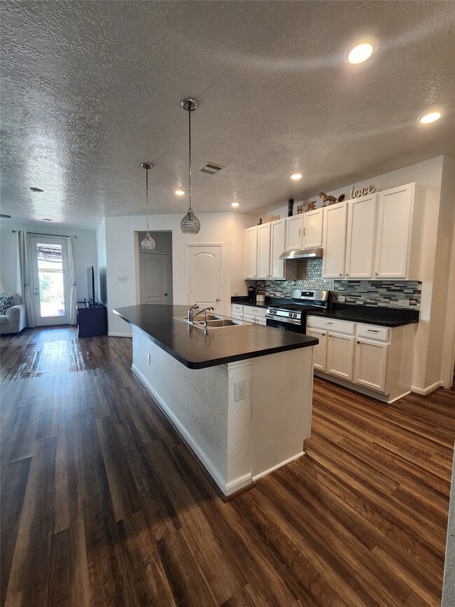 Building Photo - 2606 Oakwood Blf Trl