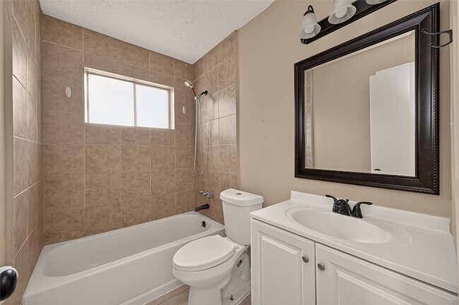 Building Photo - 10318 Buffalo Bend Dr