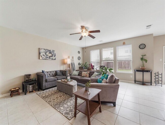 Building Photo - 2806 Crestbrook Bend Ln