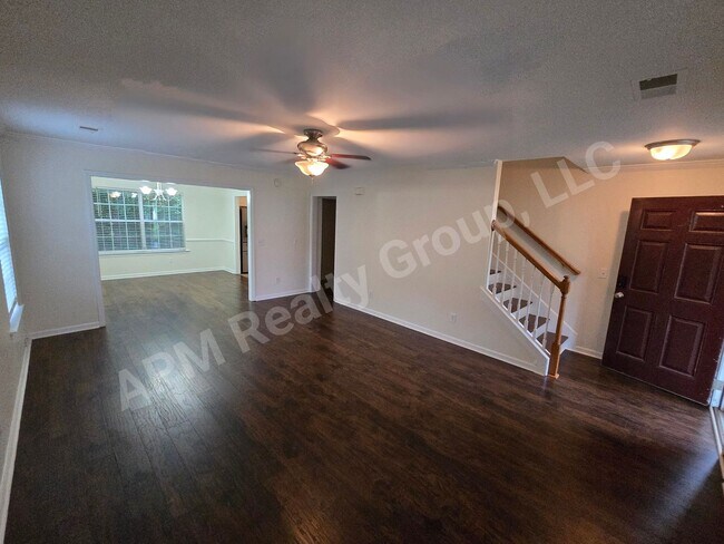 Building Photo - 212 Jasmine Pl Dr