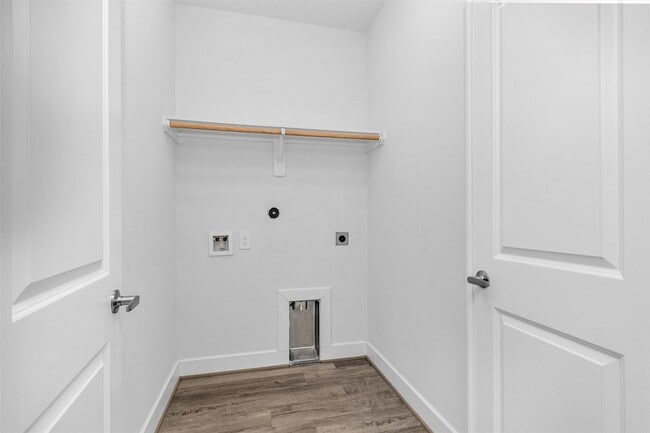 Building Photo - 29019 Pine Forest Dr