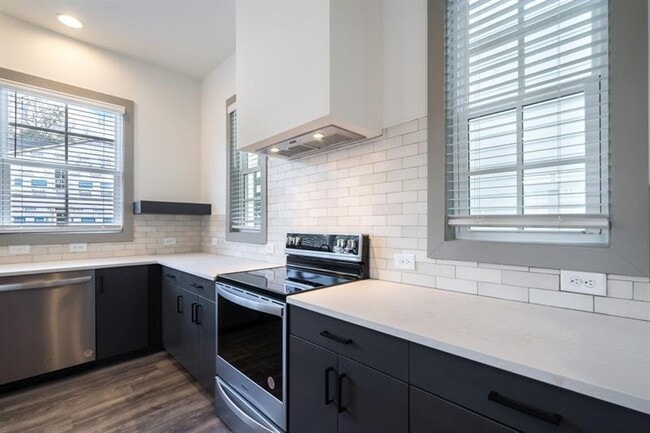 Building Photo - 42 Becker Pl NW