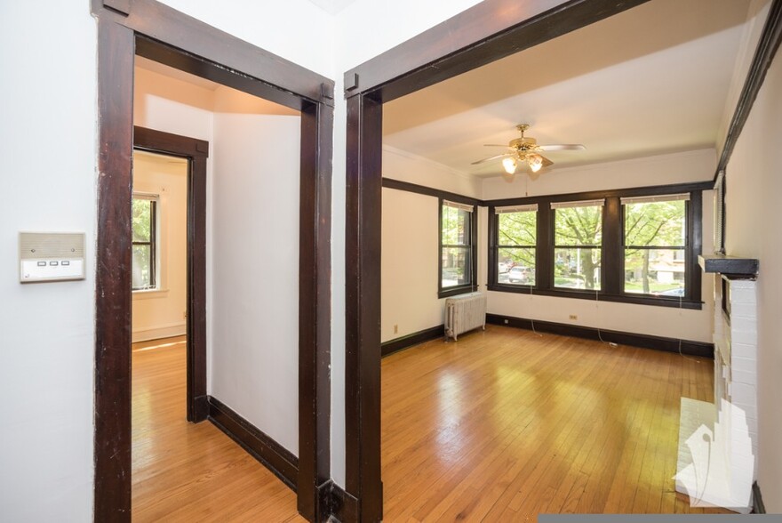 Primary Photo - 3501 N Greenview Ave