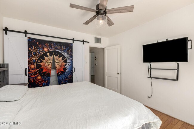 Building Photo - 1301 W MacKenzie Dr