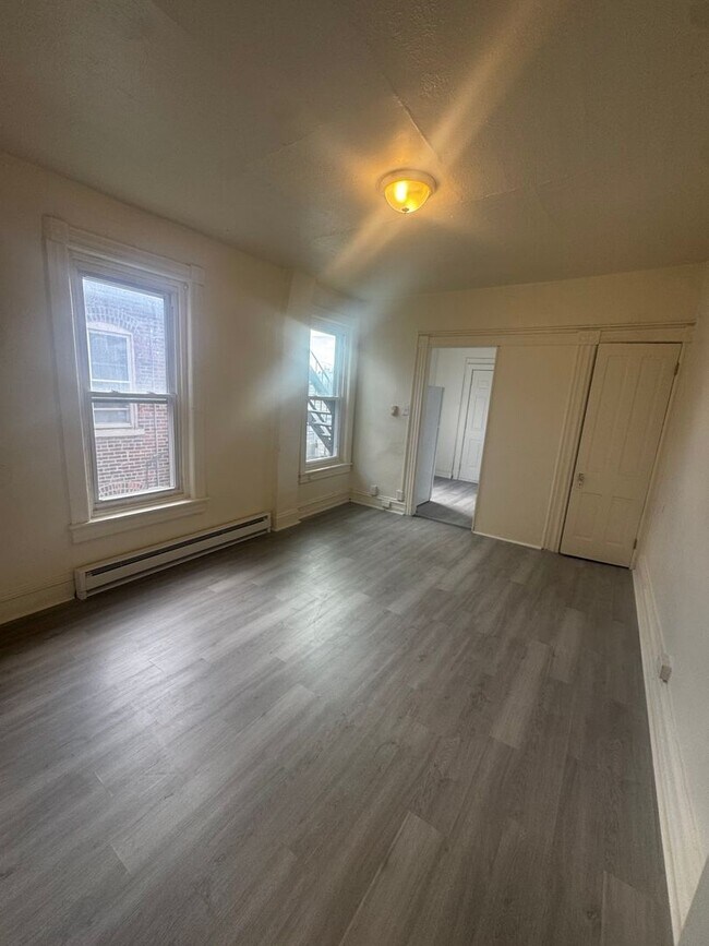 Building Photo - 222 N 12th St