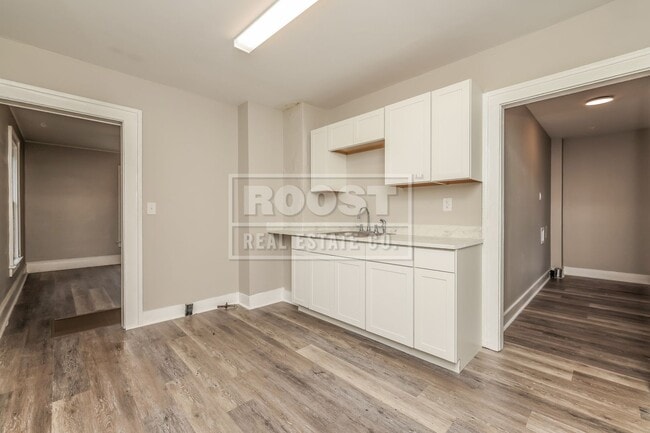 Building Photo - Two Bed One and a Half Bath in Springfield!