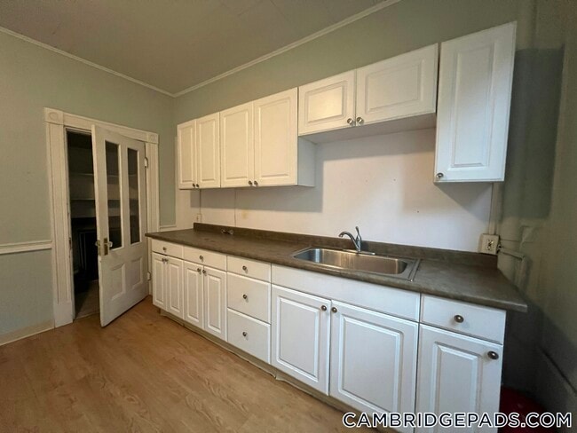 Building Photo - 339 Cambridge St