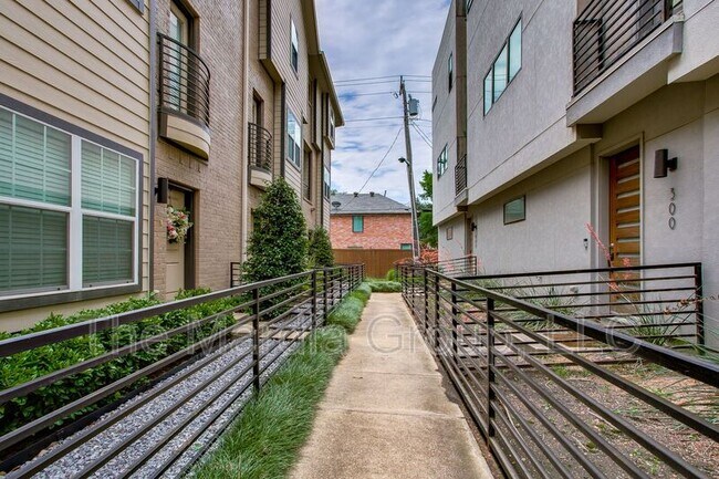 Building Photo - 5810 Bryan Pkwy