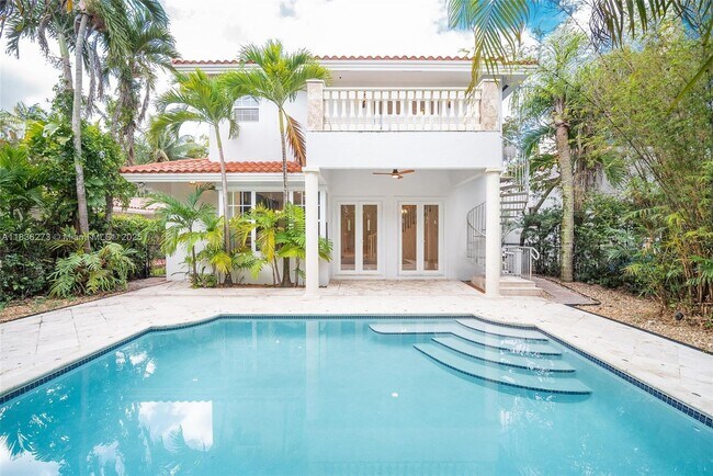 Building Photo - 1135 Asturia Ave