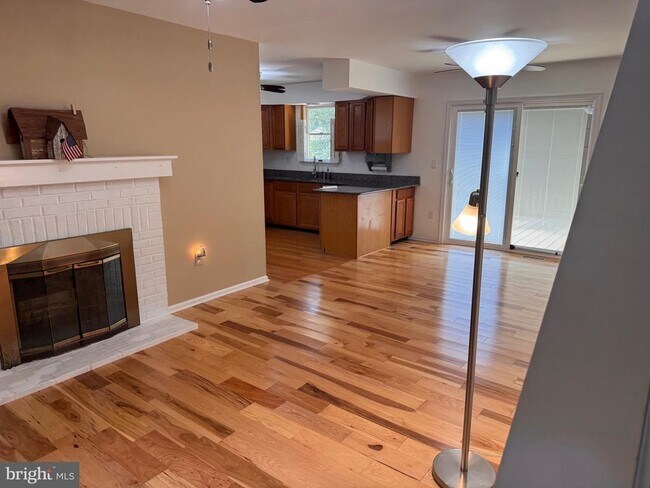 Building Photo - 33178 Woodland Ct N