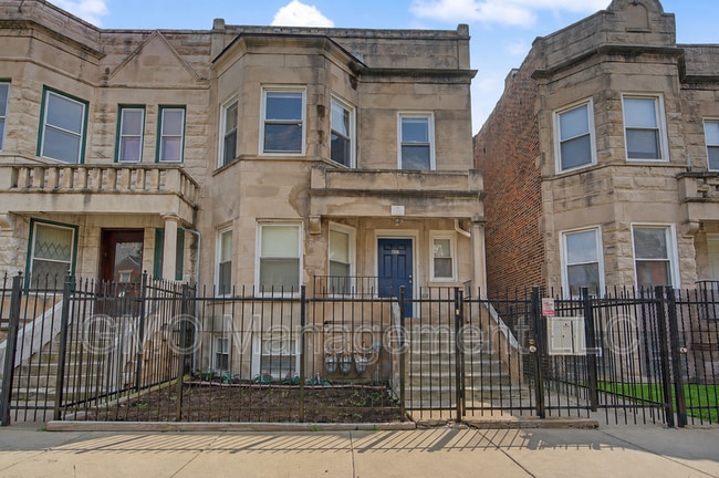 Building Photo - 4341 W Gladys Ave