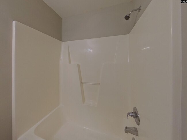 Building Photo - 175 Chesterbrook Ln