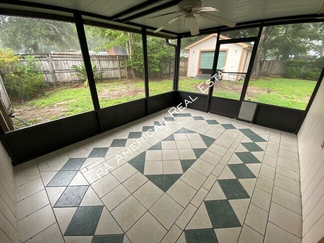 Building Photo - 520 Kumquat Ave