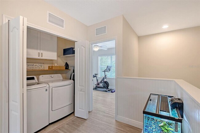 Building Photo - 1738 Siesta Dr