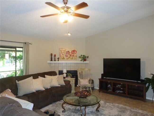 Building Photo - 2475 Wood Oak Dr