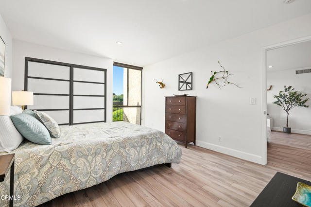 Building Photo - 4239 Vía Arbolada