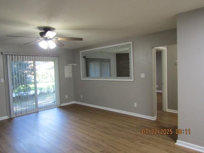 Building Photo - South Virginia Beach Barberton