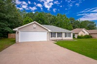 Building Photo - 315 Autumn Dr