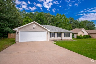Building Photo - 315 Autumn Dr