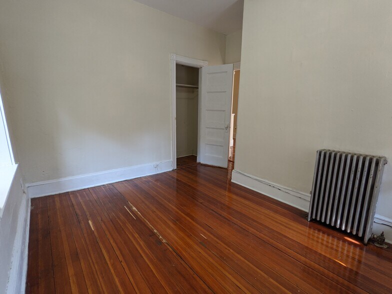 Building Photo - 1463 Beacon St
