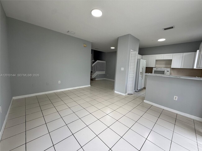 Building Photo - 2458 SE 15th Pl
