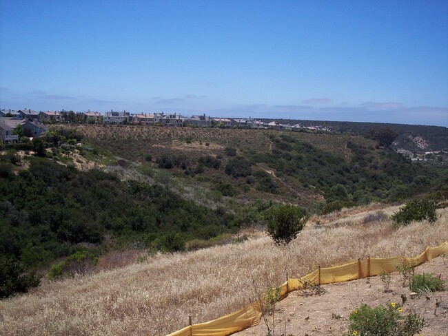 Building Photo - Newer Carmel Valley Towhnhome- Highlands V...