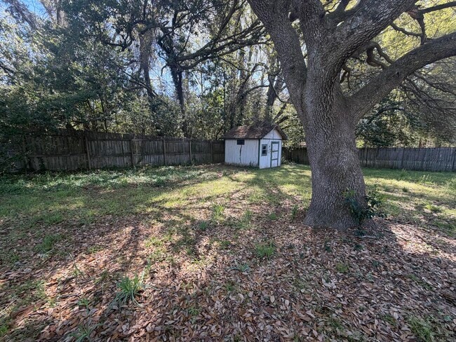 Building Photo - 720 Marigold St