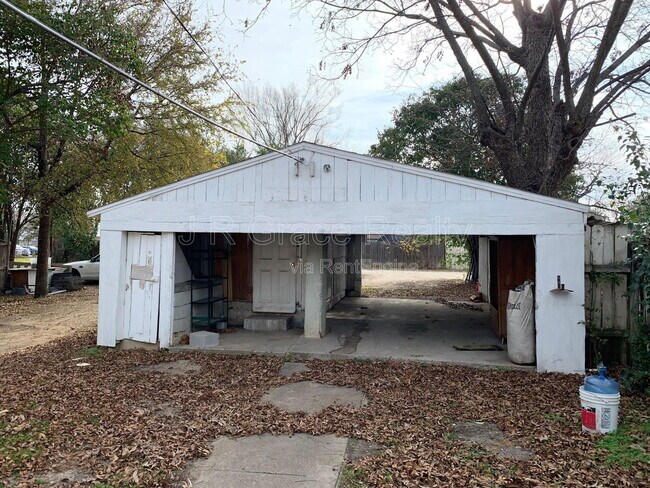 Building Photo - 1914 Webster Ave