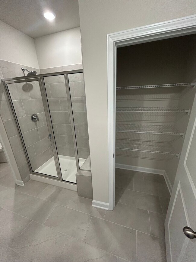 Building Photo - 6009 Port Royal St