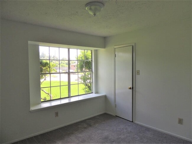 Building Photo - 8350 S Meadow Bird Cir