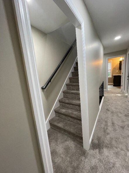 Building Photo - 808 Belmont Ave