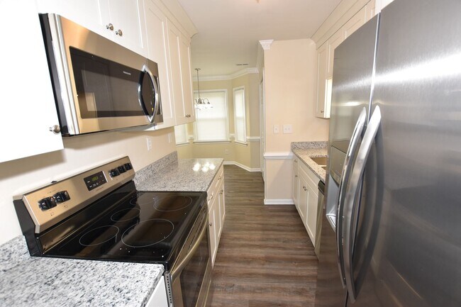 Building Photo - 67 King George Quay