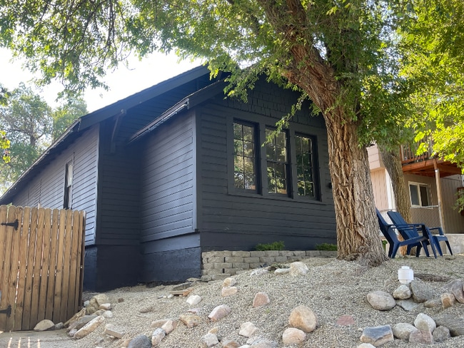 Building Photo - 627 S Melrose St