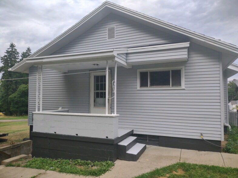 Building Photo - 105 Maher St