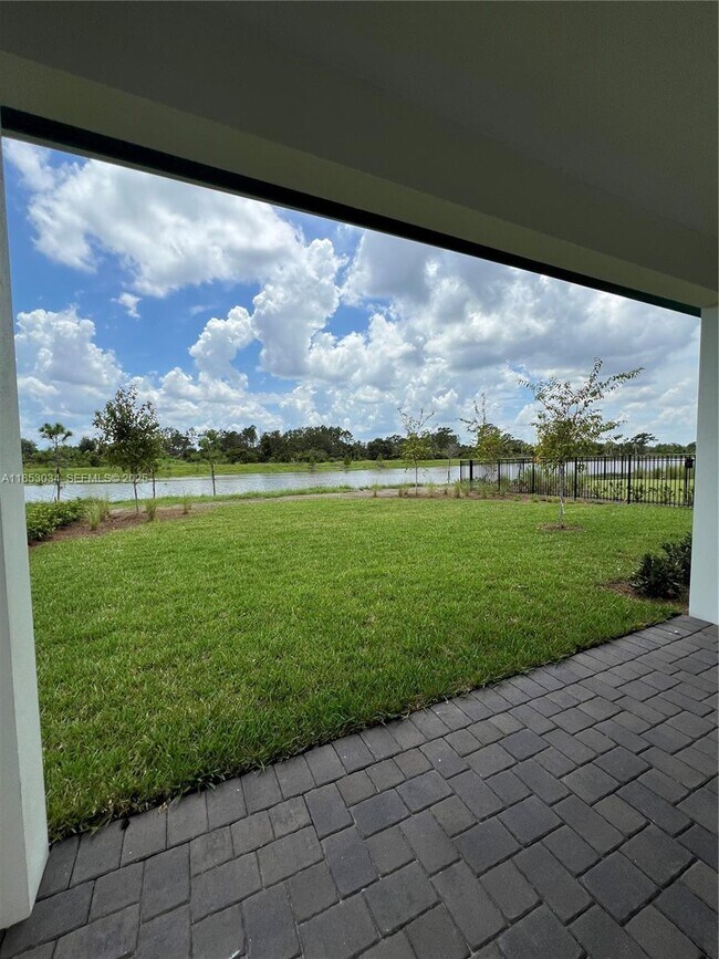 Building Photo - 10100 Ballast Dr