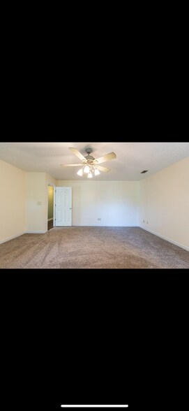 Building Photo - 6065 Val Del Rd