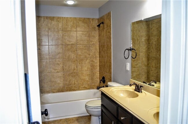 Building Photo - 117 Calima Cove