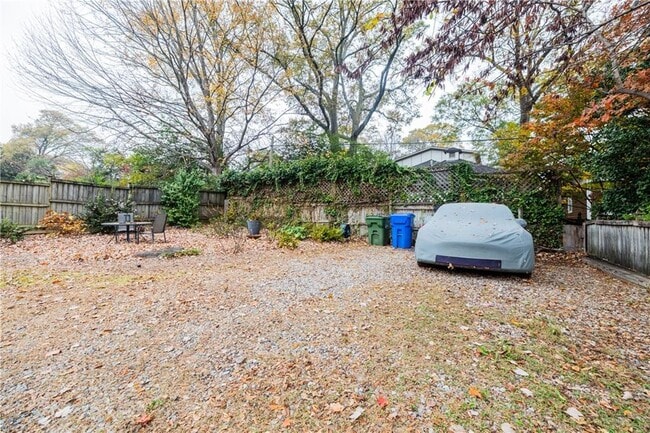 Building Photo - 360 8th St NE