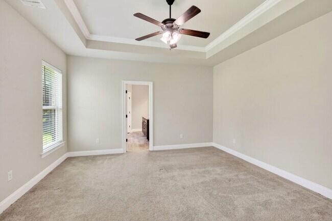 Building Photo - 15034 Belhaven St