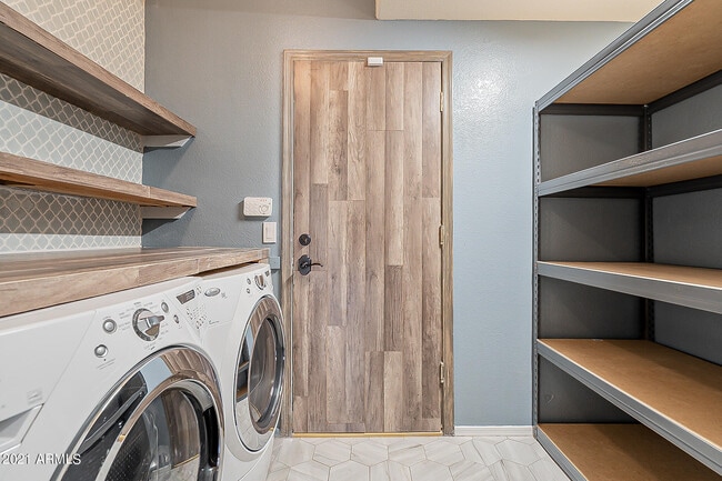 Building Photo - 16010 S 17th Dr