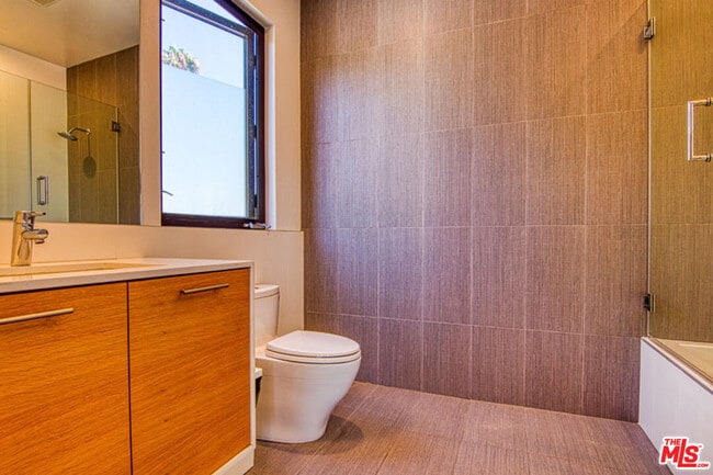 Building Photo - 2345 27th St