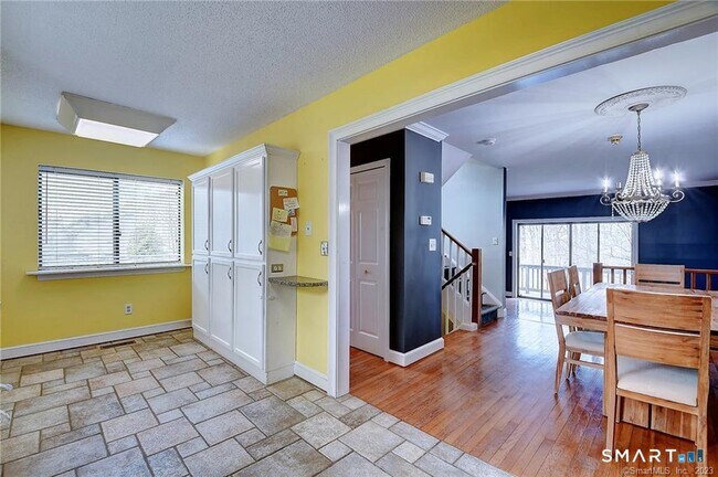 Building Photo - 334 Conestoga Way