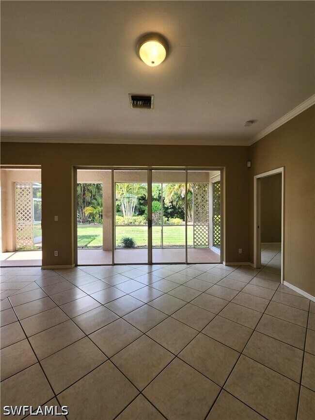 Building Photo - 11082 Lakeland Cir