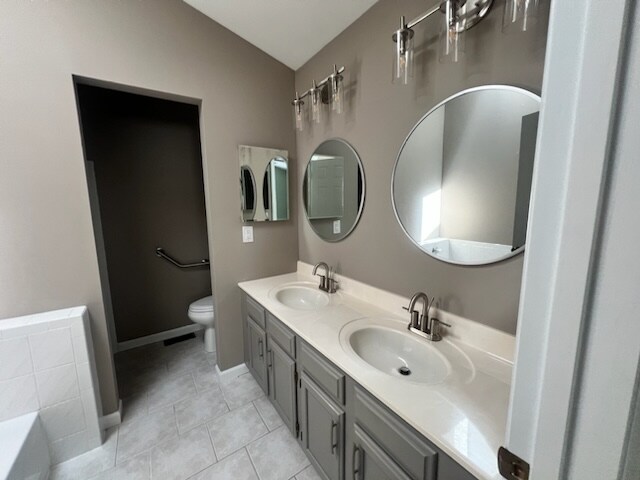 Building Photo - 634 Sandy Summit Dr